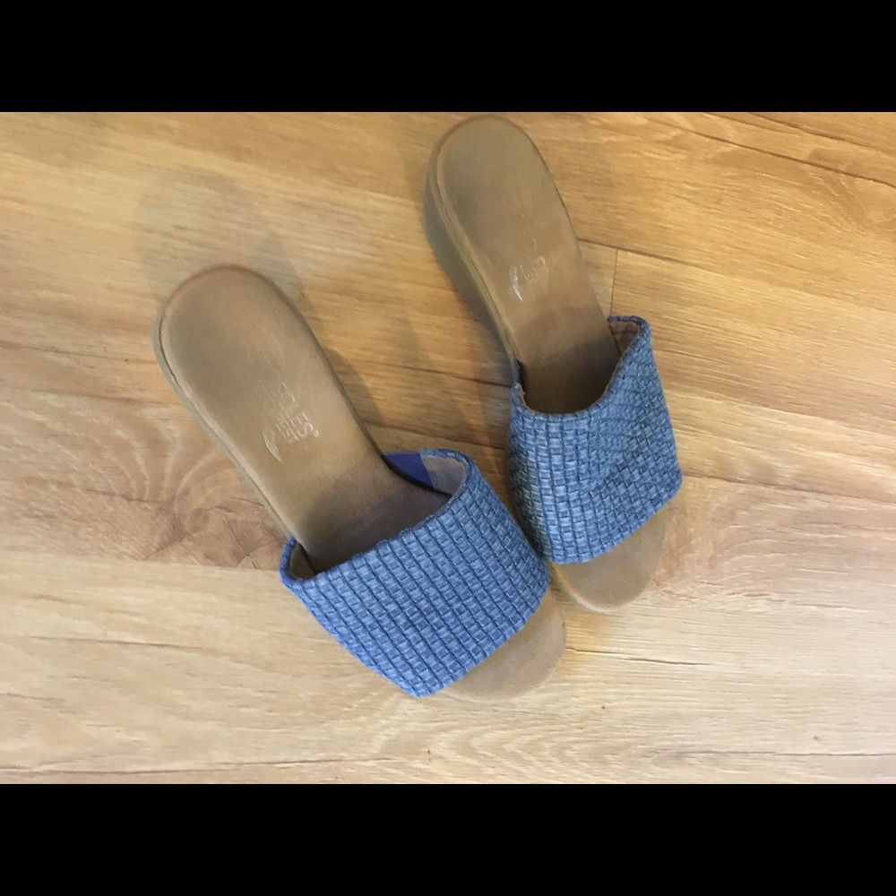 Sandals - Picture 3 of 3